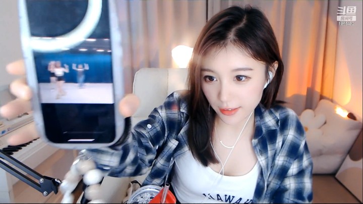 大琳认为自己跳舞很有进步，确实越来越好看啊