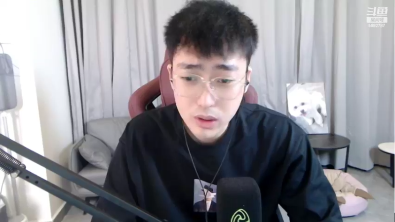【2022-11-12 01点场】别问问就黑皮：晚上11点直播昂｜