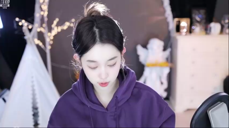 【2022-11-13 02点场】小肉球阿：爱笑的女孩运气不会差~~~