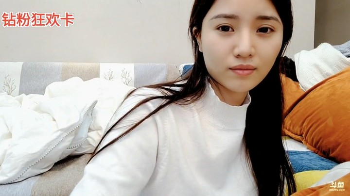 王木木带娃太累了，她发现浩哥在玩游戏就急了，小魔王安静了