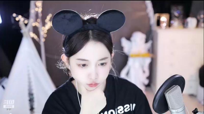 【2022-11-13 08点场】小肉球阿：爱笑的女孩运气不会差~~~