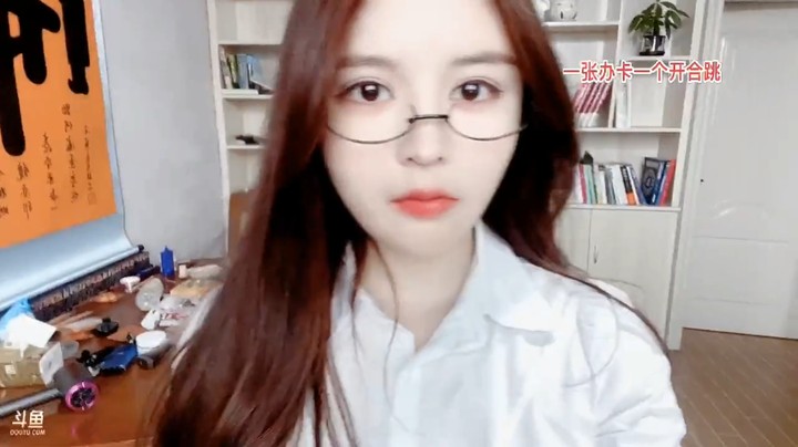 美女橙子自创背对撒娇，跳舞好看啊