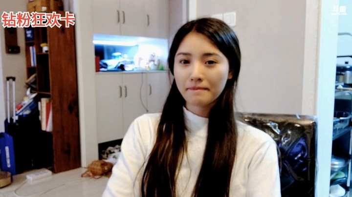 小魔王想丢玩具，琳总配合他都丢吧，然后小魔王笑着笑着就急了