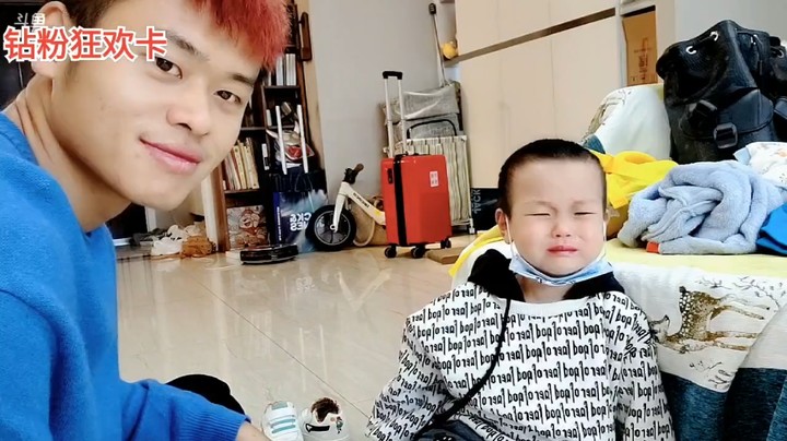 小魔王买菜没哭，结果浩哥和他讲道理讲哭了