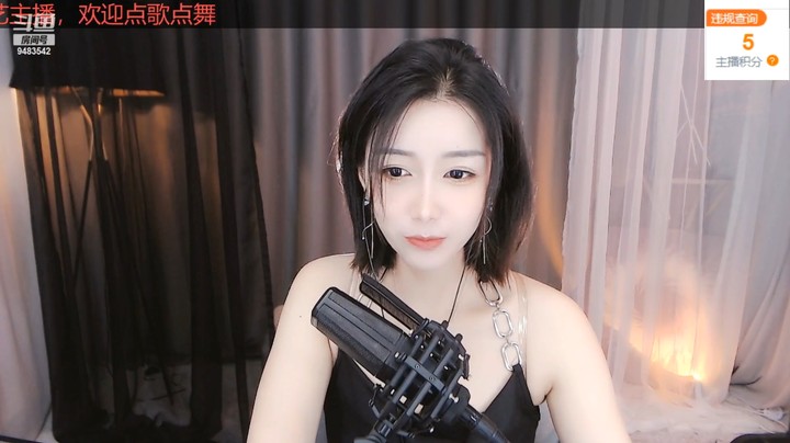 小梦仙说粉丝回家有事，好好直播等着他回来