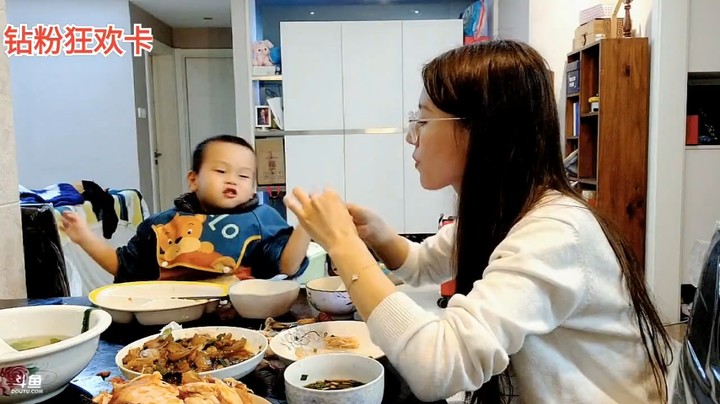 大家说琳总把小魔王教育的好，很礼貌