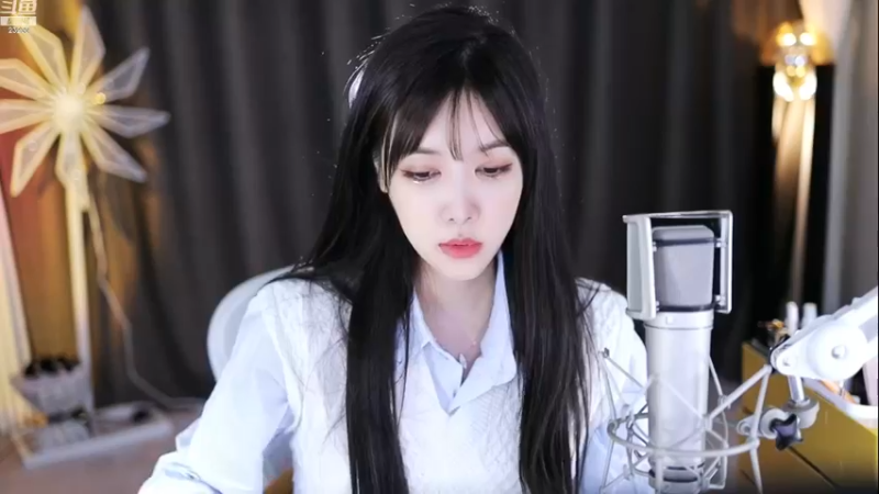 【2022-11-13 22点场】喵小莎：中午12点 晚上10.30