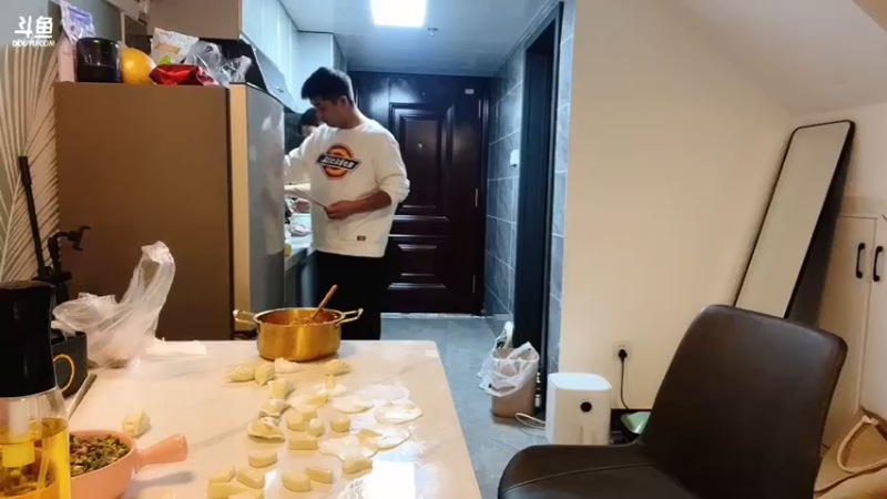 【2022-11-15 19点场】主播阿郎：包饺子喽！