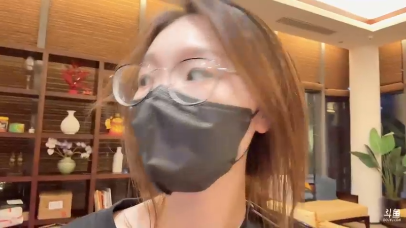 【2022-11-16 18点场】呆妹儿小霸王：【钻石双倍】：今天破螳螂