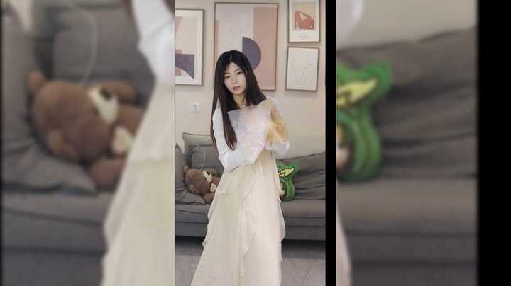 呆萌少女在线进击古风