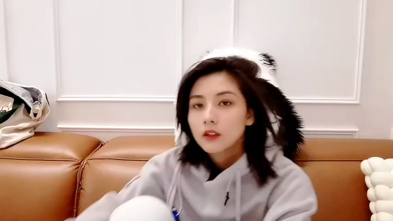 【2022-11-17 18点场】我是唐菲：就像一只蝴蝶飞过废墟