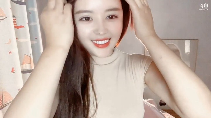 美女橙子跳舞到12点多就下了