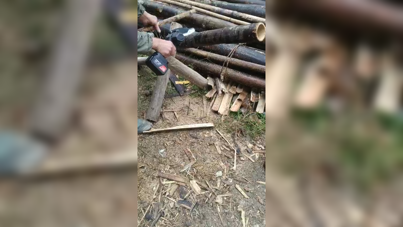 劈柴火