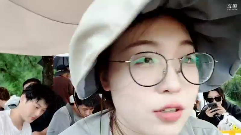 【2022-11-22 15点场】呆妹儿小霸王：【钻粉2.5倍】：今天有1元粉丝牌～