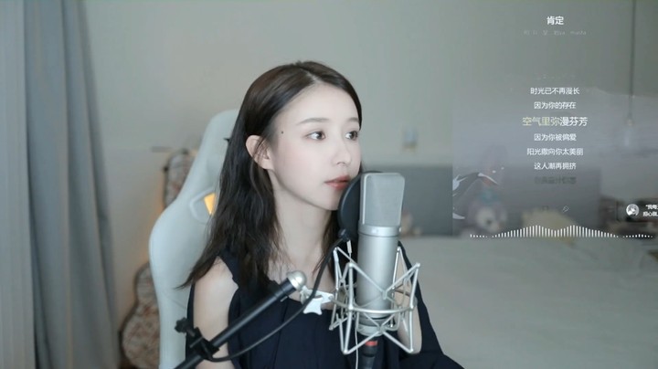 美女二珂说我只看足球不买的