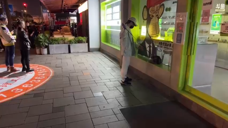 【2022-11-23 22点场】黑人毅：美食主播黑人毅