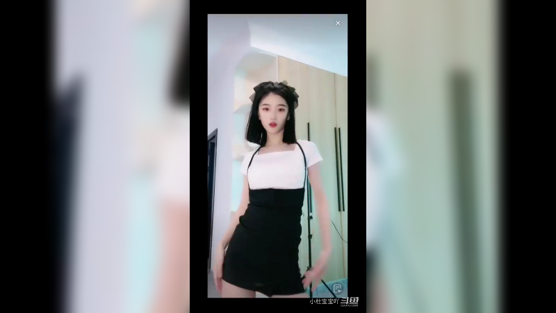 灵气十足的美少女  格外迷人