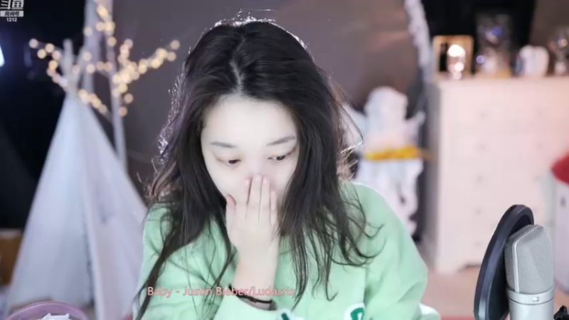 【2022-11-26 00点场】小肉球阿：爱笑的女孩运气不会差~~~