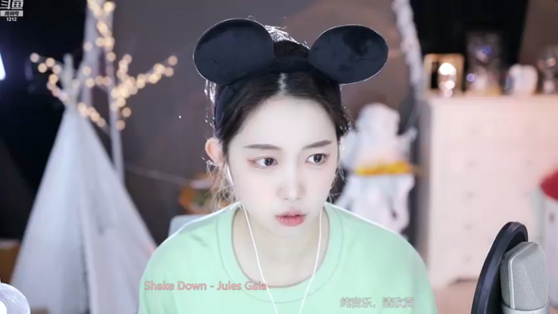 【2022-11-26 01点场】小肉球阿：爱笑的女孩运气不会差~~~