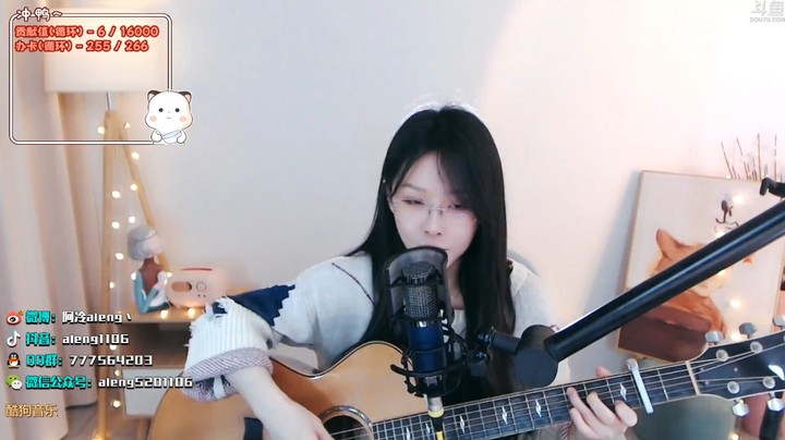 美女阿冷自弹自唱流行歌曲好听啊