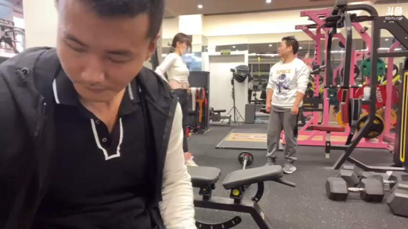 【2022-11-28 20点场】黑人毅：美食主播黑人毅