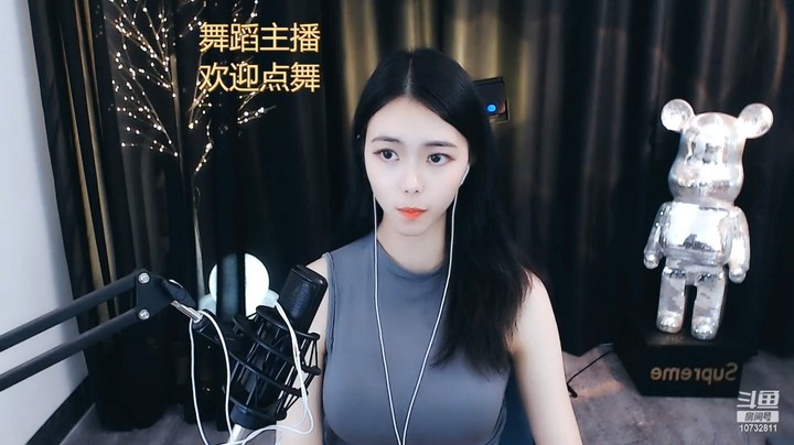 美女小姐姐身材真好看啊