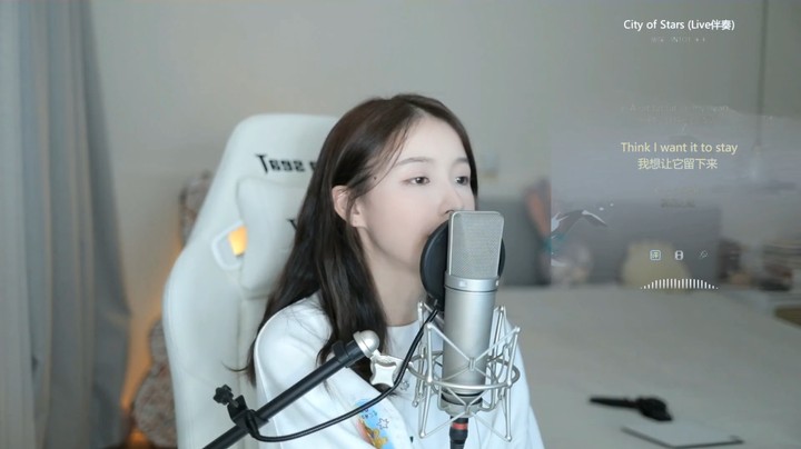 美女二珂演唱真好听啊