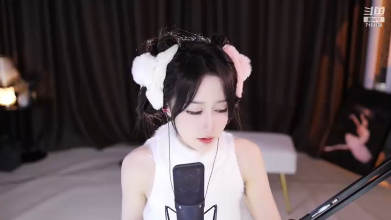 【2022-11-29 02点场】奶言艾：今天 你快乐吗？