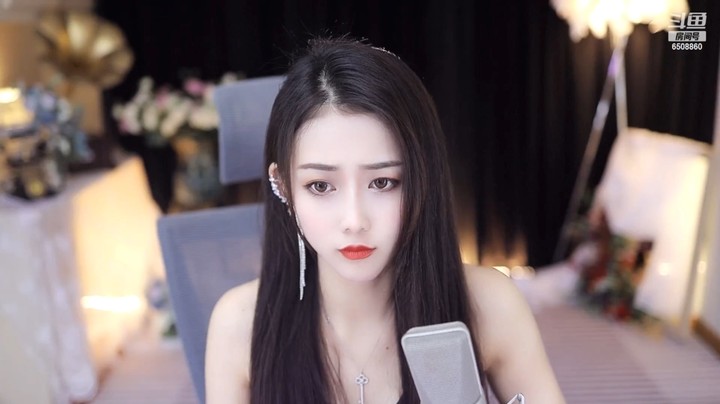 美女宝子姐不说话的时候还是很女神的啊