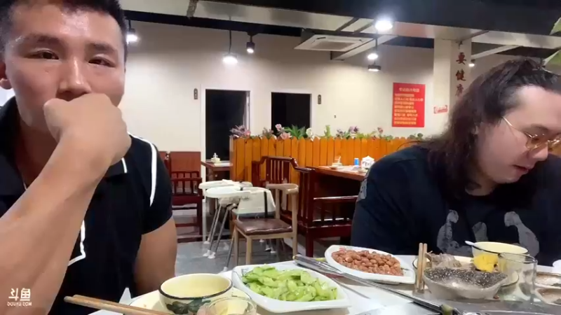 【2022-11-29 01点场】黑人毅：美食主播黑人毅