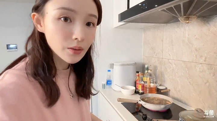 美女二珂做的菜看起来就下饭啊