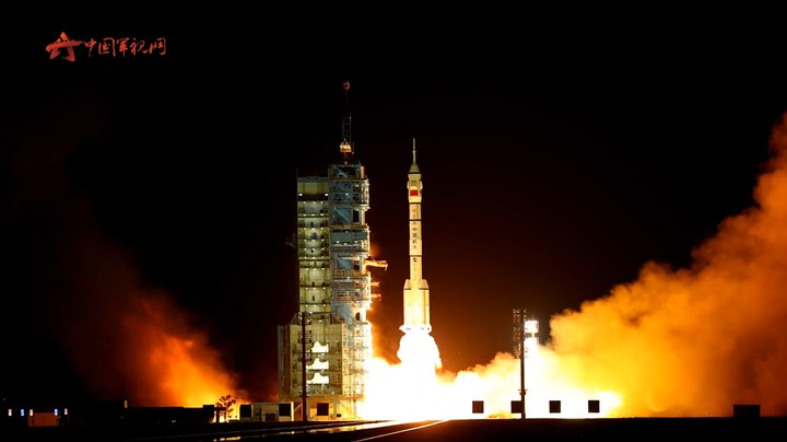 【现场视频】神舟十五号载人飞船发射取得圆满成功