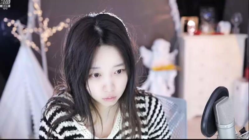 【2022-12-01 00点场】小肉球阿：爱笑的女孩运气不会差~~