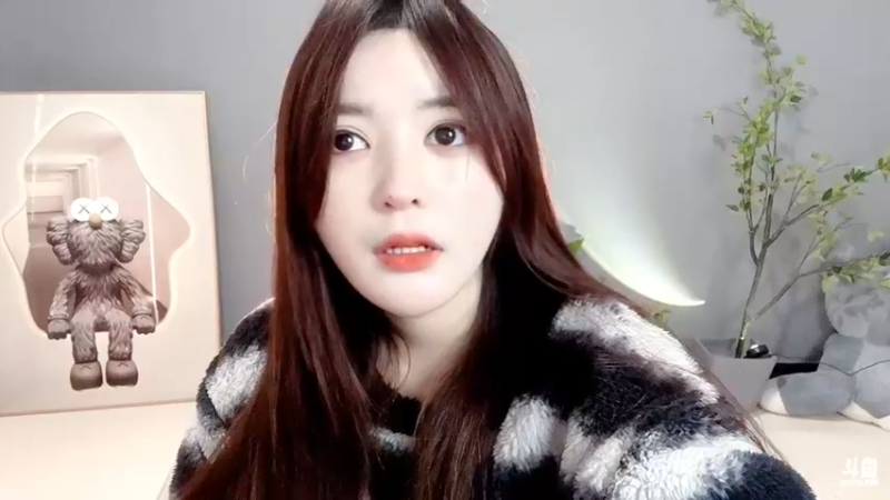 【2022-12-01 10点场】呆妹儿小霸王：【钻粉2.5倍】：三台橙子上线啦～