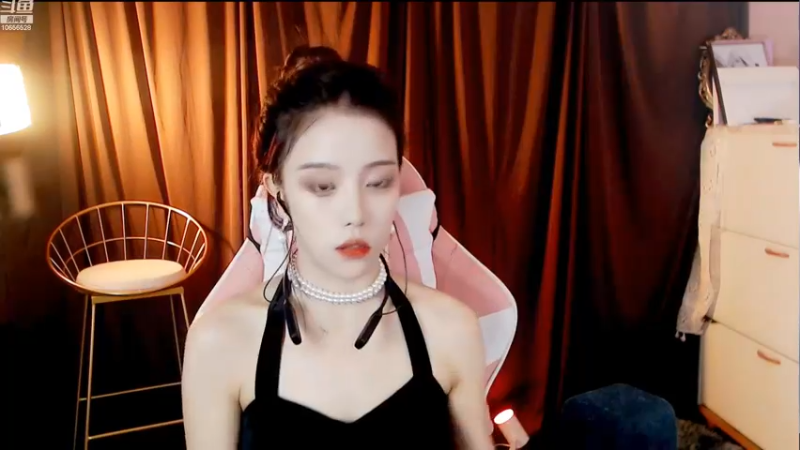 【2022-12-01 17点场】唐6儿：【小奶团】钻石4倍卡