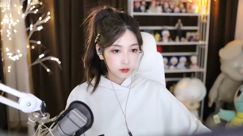 【2022-12-02 18点场】叶知秋Vanessa：秋：钻粉狂欢！！天冷了注意保暖