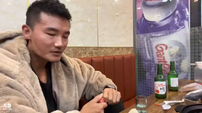 【2022-12-02 23点场】黑人毅：美食主播黑人毅