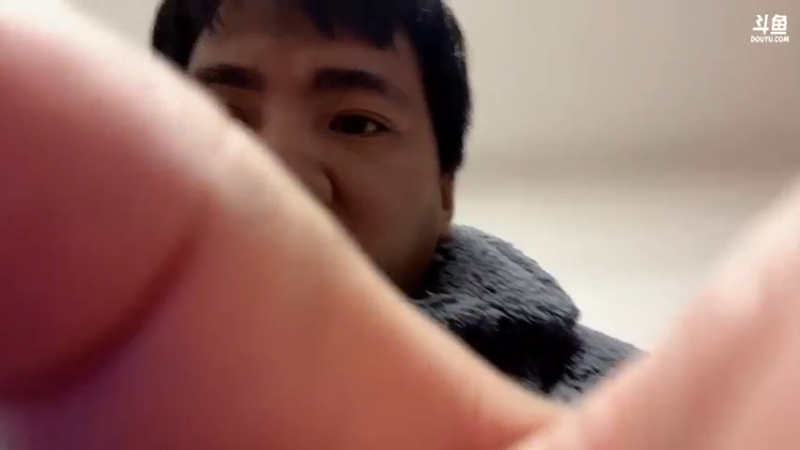 【2022-12-03 16点场】正经人令北：【令北】在朋友家吃火锅