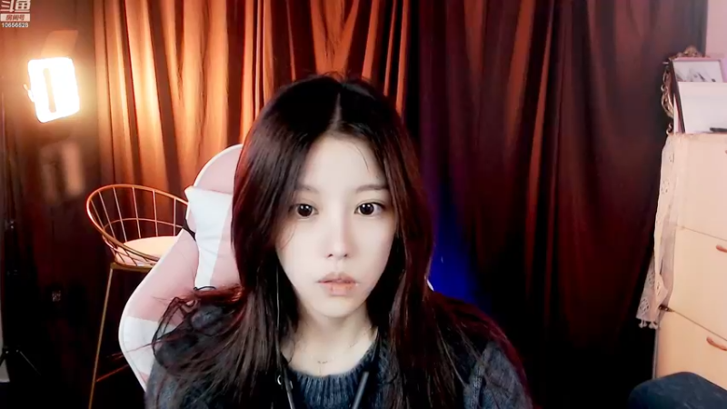 【2022-12-03 16点场】唐6儿：【小奶团】 白银双倍卡已开 今日素颜