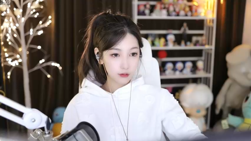 【2022-12-04 18点场】叶知秋Vanessa：秋：白银双倍 天冷了注意保暖