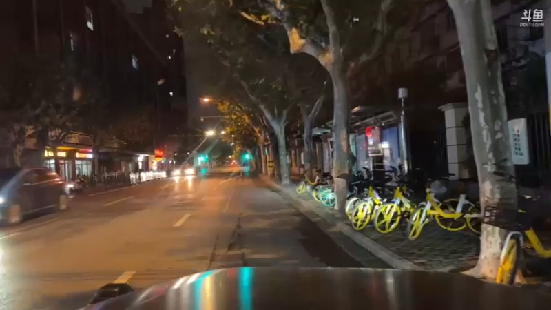 【2022-12-04 22点场】黑人毅：接车模妹子吃个饭