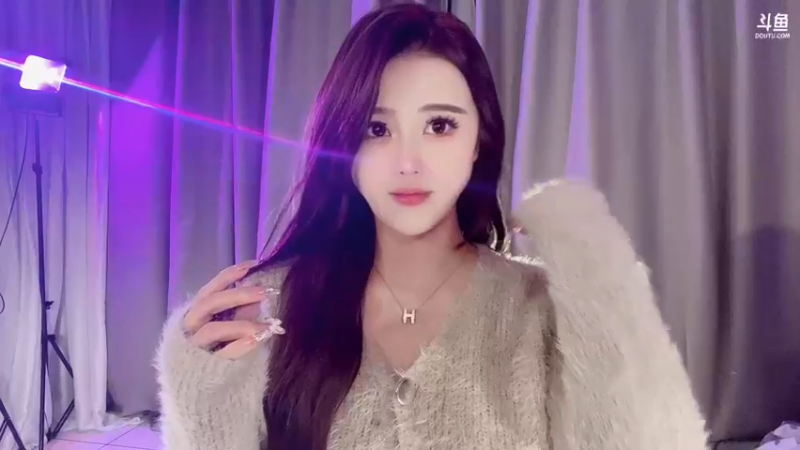【2022-12-05 22点场】甜甜小可晴：超级无敌大美女