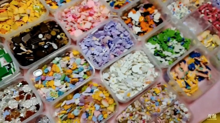 博哥和美女杏子做手工品