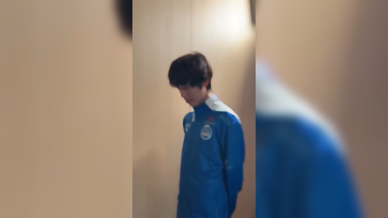 我们并肩向光前行！