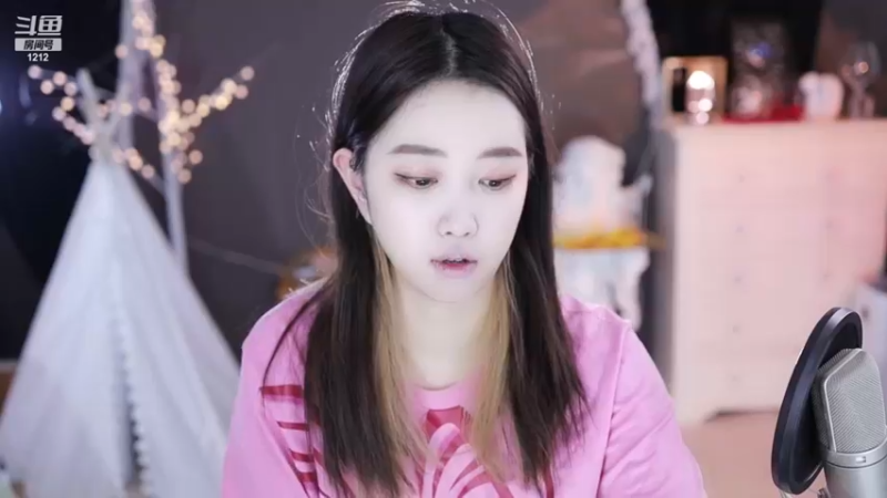 【2022-12-08 01点场】小肉球阿：爱笑的女孩运气不会差~~~~