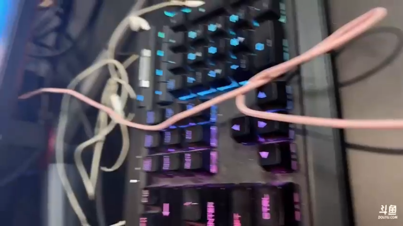 【2022-12-10 19点场】主播温州炮哥：6666666 85963