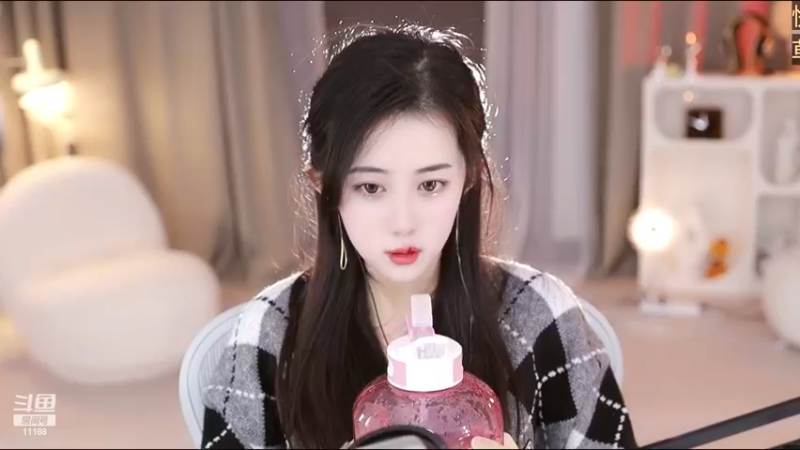 【2022-12-11 15点场】阿梨small：清纯 女大学生回来啦！！！！