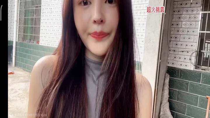 美女橙子和狗子聊天好搞笑啊
