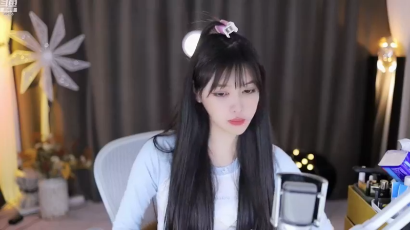 【2022-12-10 22点场】喵小莎：中午12点 晚上10.30