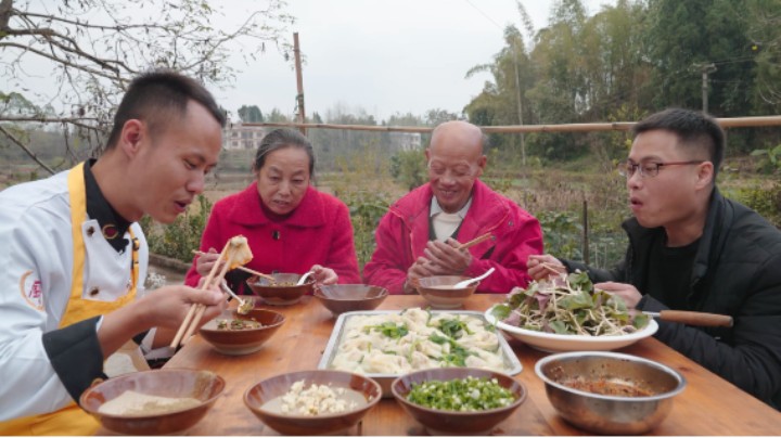 厨师长的“香辣红油”独门秘籍，满满的技术细节，与伯娘抄手绝配